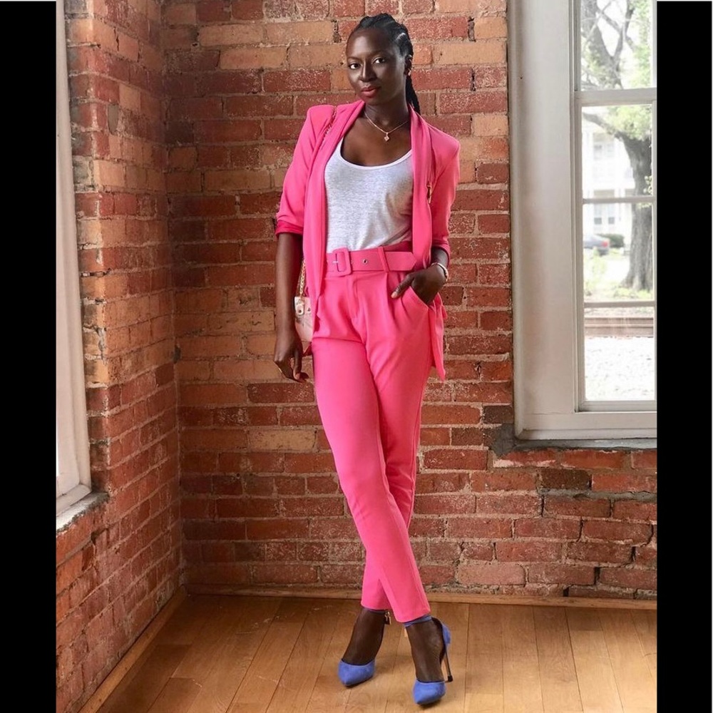 TWO-PIECE PINK PANT SUIT